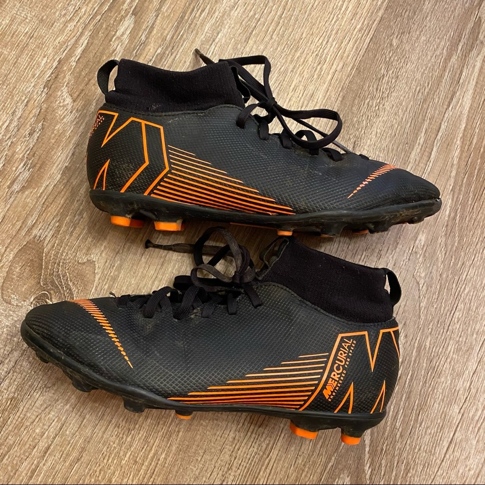 Nike Mercurial Superfly 6 Club MG Soccer Cleat (Black/Total Orange) size 4.5